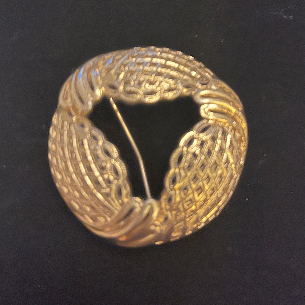 Vintage Monet Brooch 7$